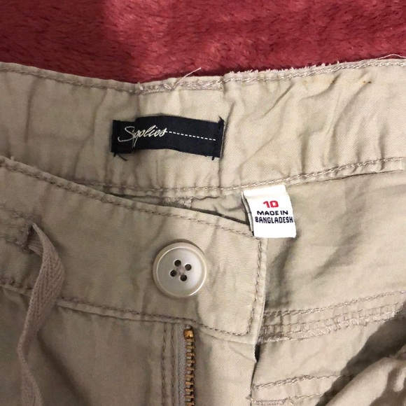 Shorts - Picture 2 of 4